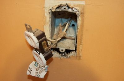 ungrounded outlet